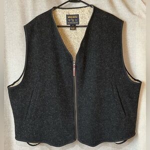 Woolrich•Men's XXL Sherpa lined Vest•wool nylon blend•charcoal/cream•pockets